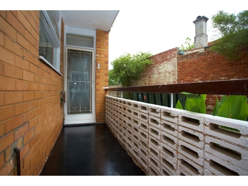 2/26 Charnwood Crescent, St Kilda VIC 3182