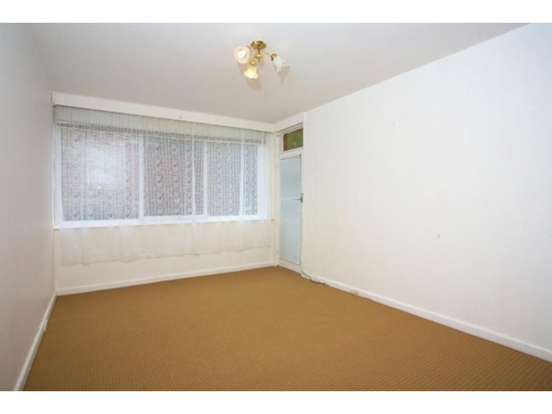 2/26 Charnwood Crescent, St Kilda VIC 3182