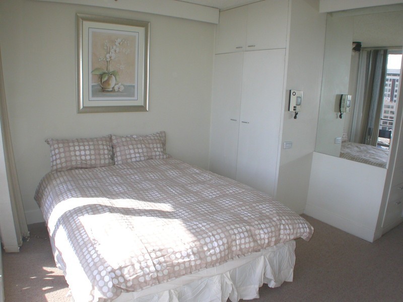 806/81 Queens Road, Melbourne VIC 3004