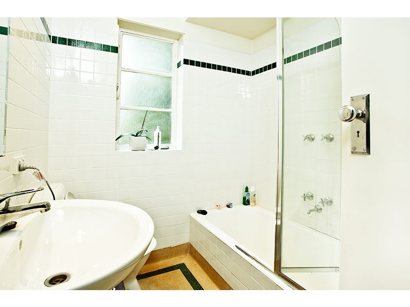 10/203 Brighton Road, Elwood VIC 3184