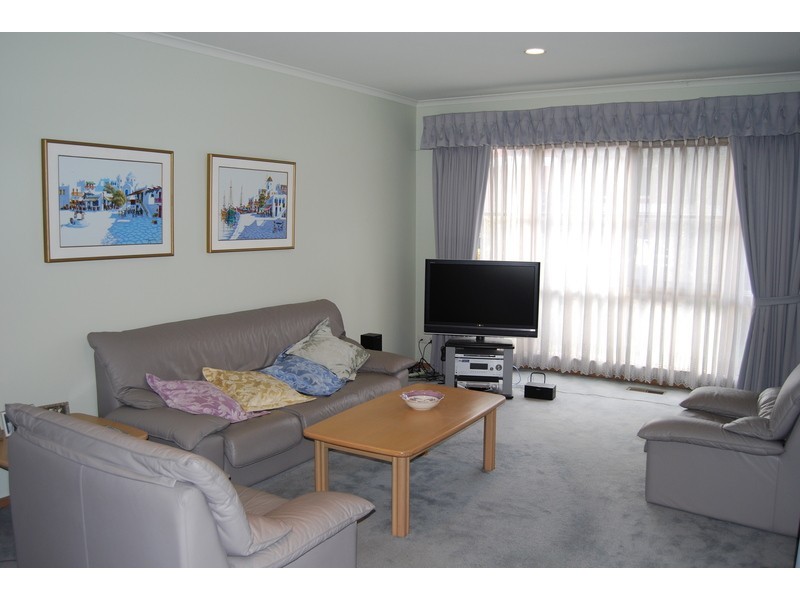 11 Charnwood Crescent, St Kilda VIC 3182