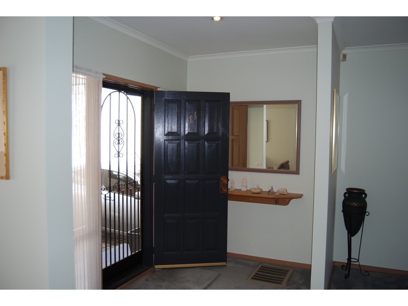 11 Charnwood Crescent, St Kilda VIC 3182