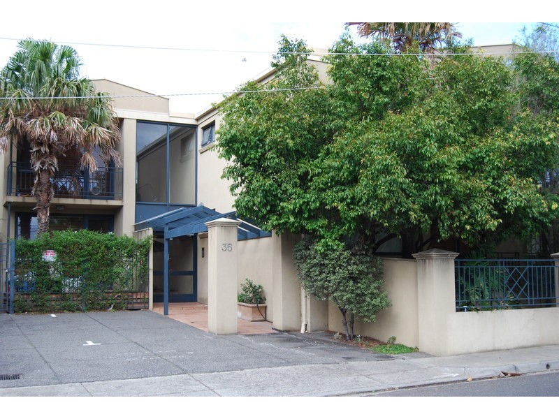 4/35 Jackson Street, St Kilda VIC 3182