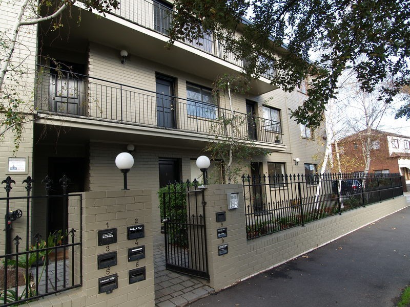 3/143 Canterbury Road, Middle Park VIC 3206