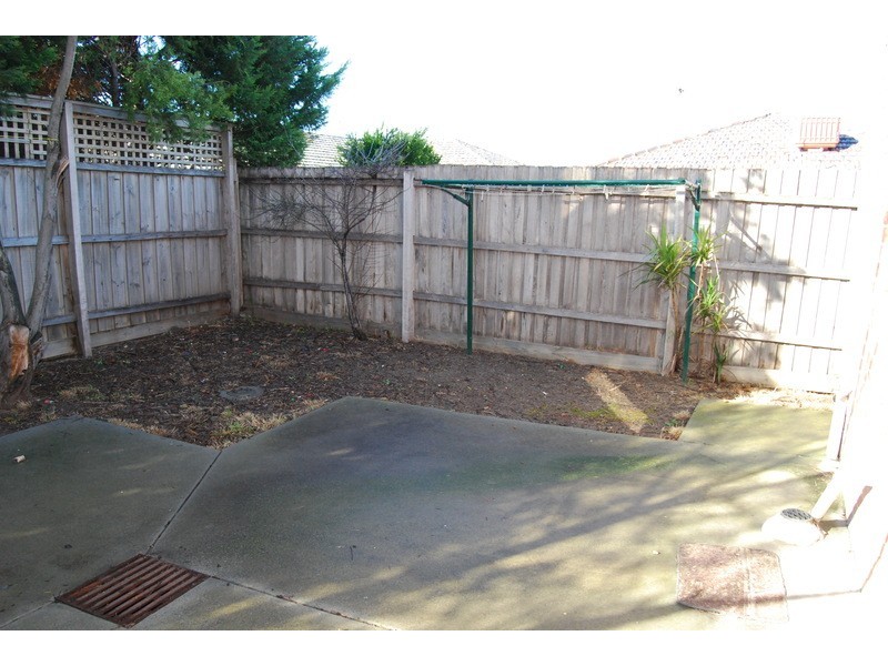 4/8 Fintonia Street, Oakleigh VIC 3166