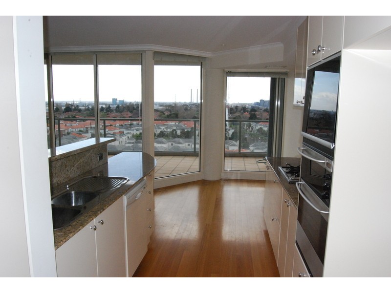 802/127 Beach Street, Port Melbourne VIC 3207