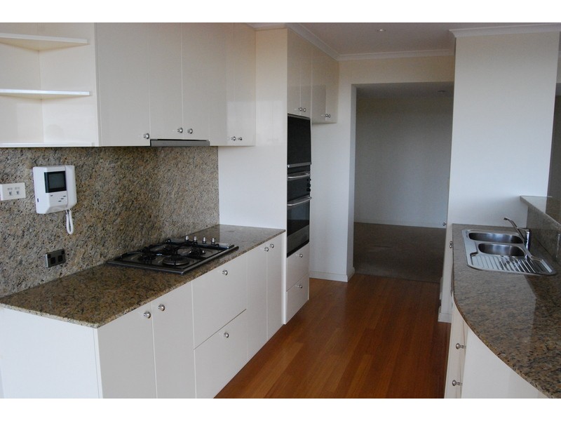 802/127 Beach Street, Port Melbourne VIC 3207