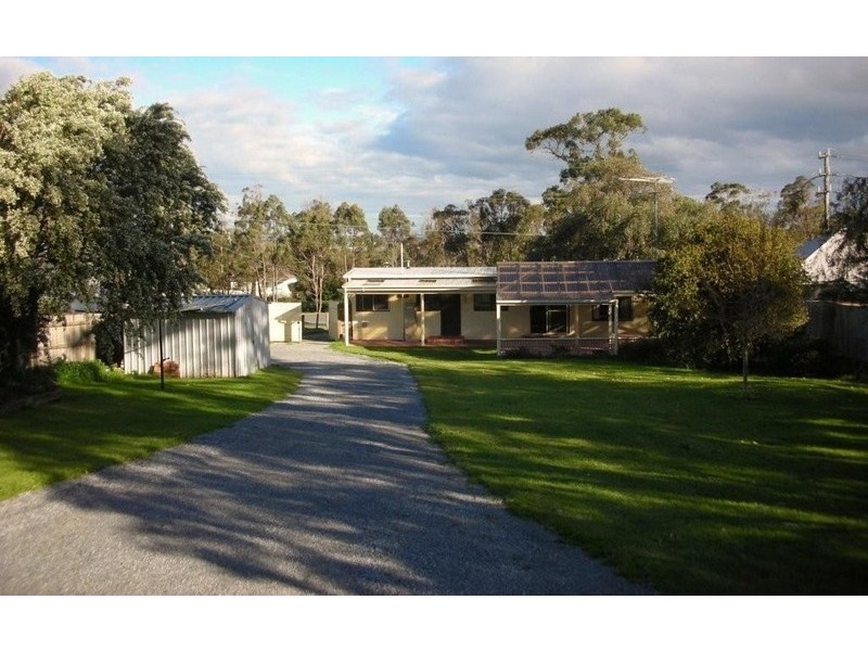 34 Railway Avenue, Garfield VIC 3814