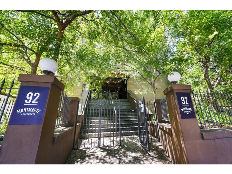 2/92 Grey Street, St Kilda VIC 3182