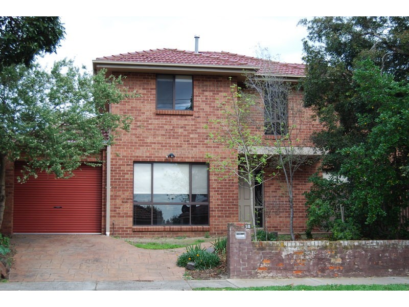 8 Fintonia Street, Oakleigh VIC 3166