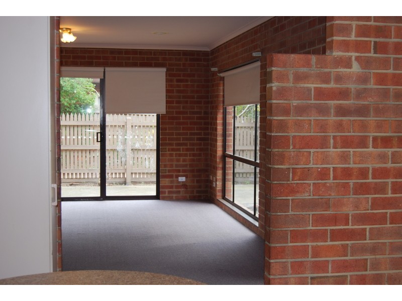 8 Fintonia Street, Oakleigh VIC 3166