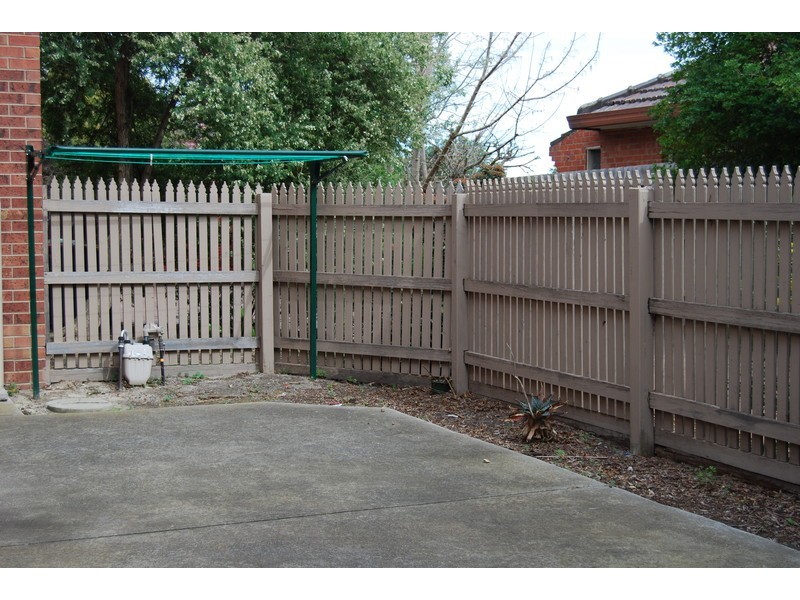 8 Fintonia Street, Oakleigh VIC 3166