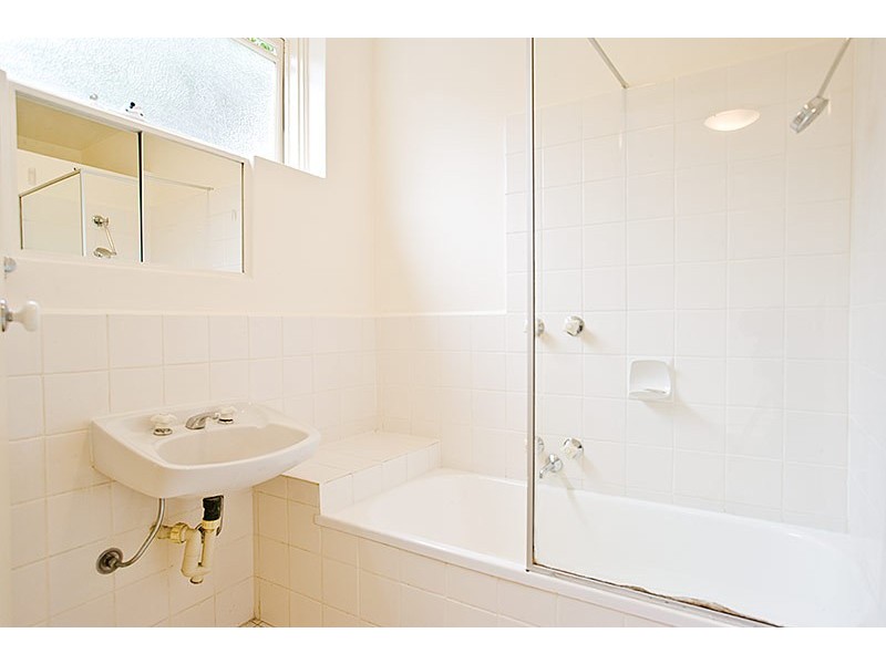 1/19 Shakespeare Grove, St Kilda VIC 3182