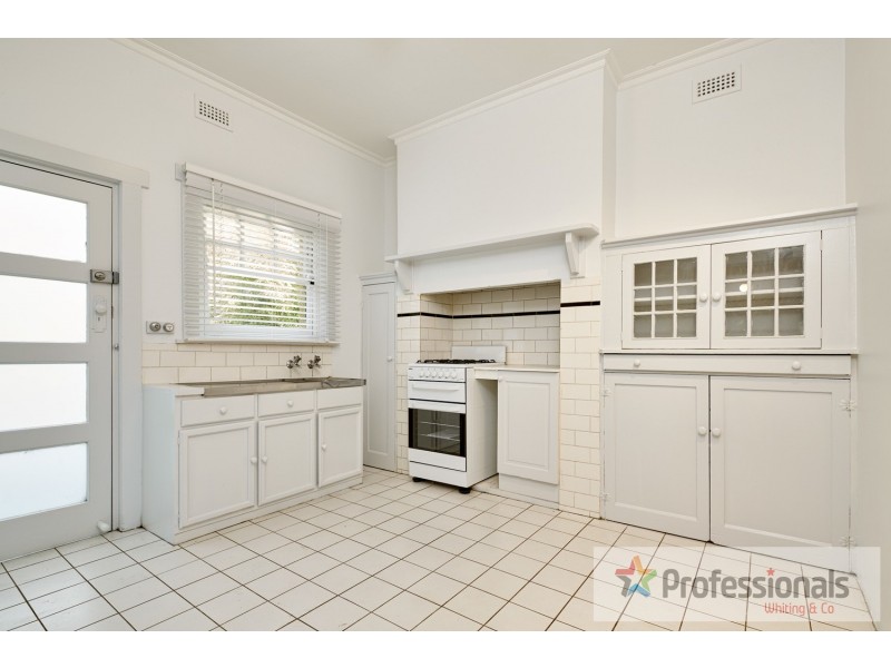 3/6 Westbeach Road, St Kilda VIC 3182