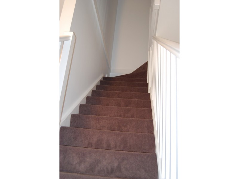 2/17 Carmen Street, Newport VIC 3015