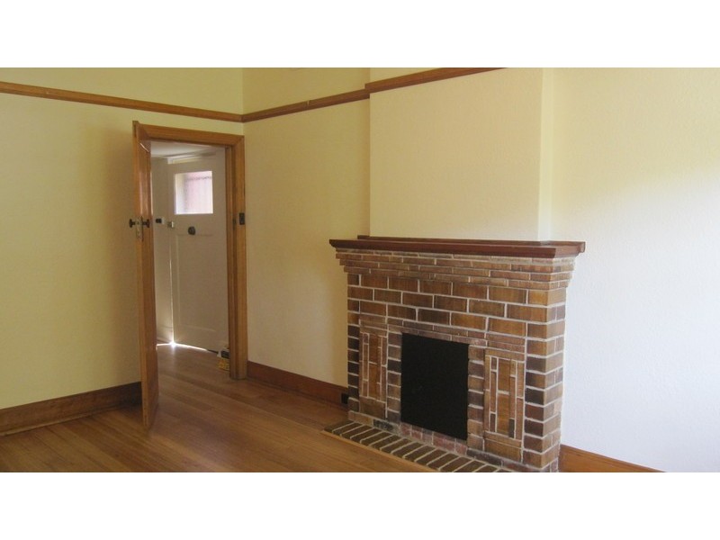 4 Boondara Grove, St Kilda East VIC 3183