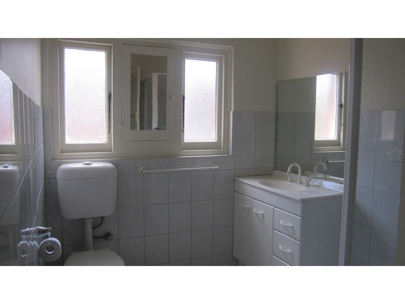 4 Boondara Grove, St Kilda East VIC 3183