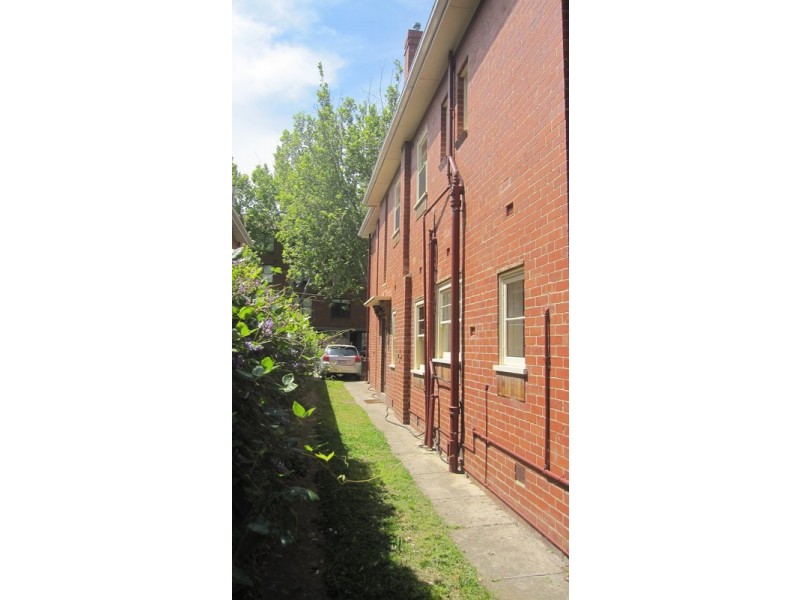 4 Boondara Grove, St Kilda East VIC 3183