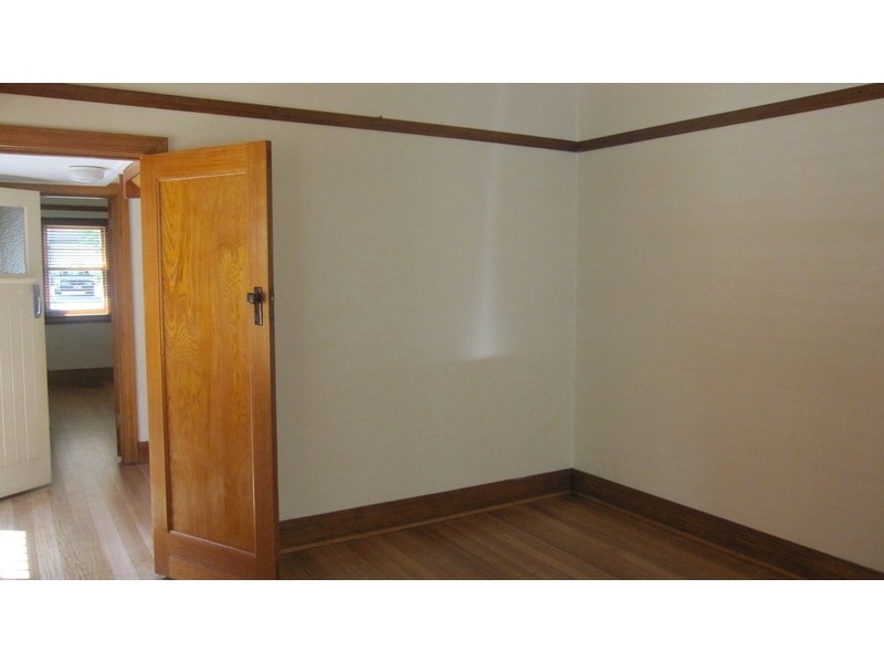 4 Boondara Grove, St Kilda East VIC 3183