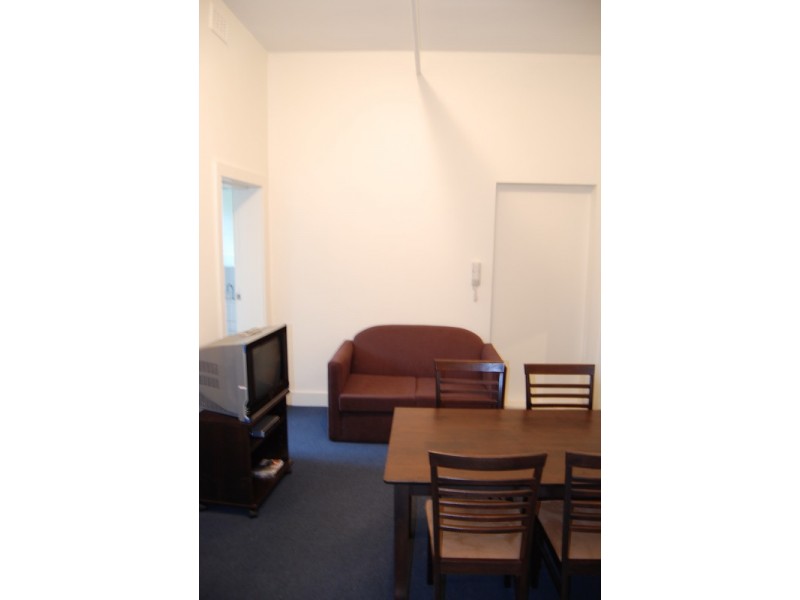 2/32 Grey Street, St Kilda VIC 3182