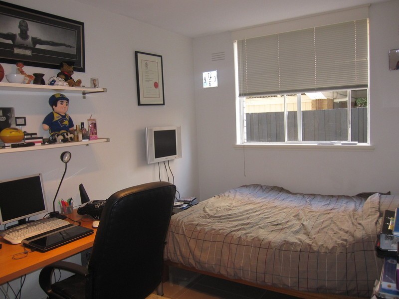 1/2 Greig Court, Elwood VIC 3184