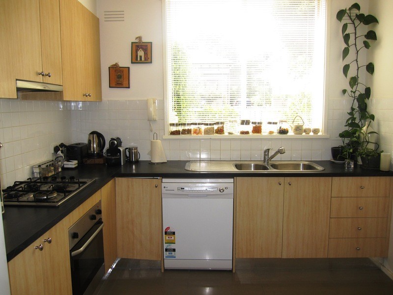 1/2 Greig Court, Elwood VIC 3184