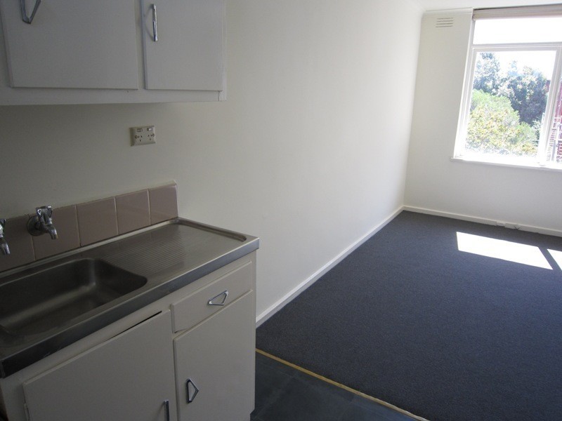 12/2 Dalgety Street, St Kilda VIC 3182