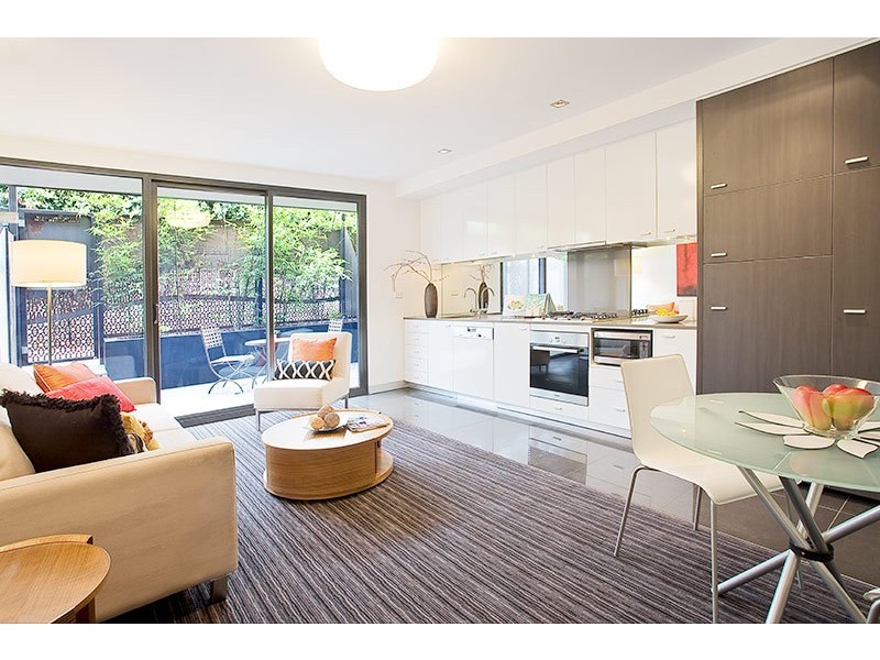 3/17 Robe Street, St Kilda VIC 3182