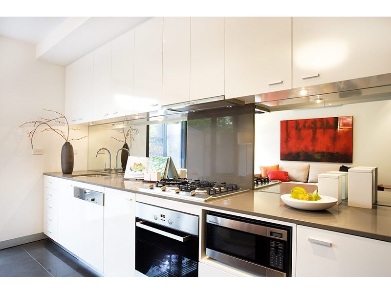 3/17 Robe Street, St Kilda VIC 3182