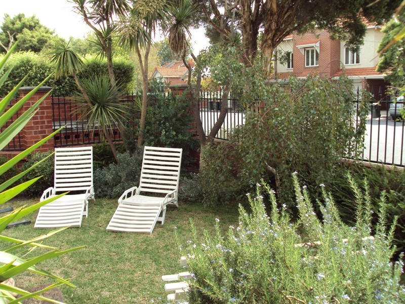 2/43 Milton Street, Elwood VIC 3184