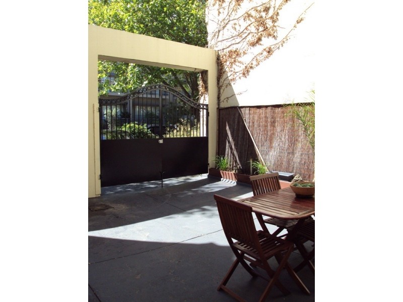 1/15 Acland Street, St Kilda VIC 3182