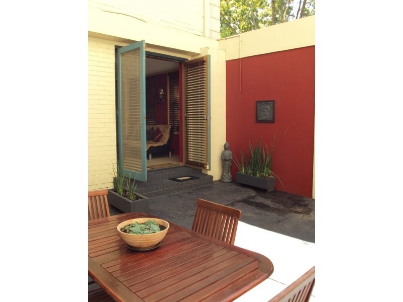 1/15 Acland Street, St Kilda VIC 3182