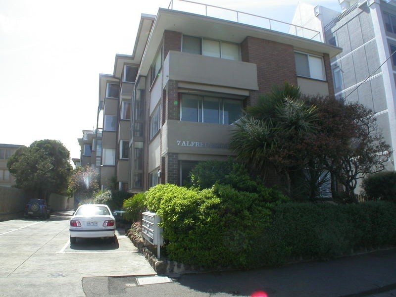 11/7 Alfred Square, St Kilda VIC 3182