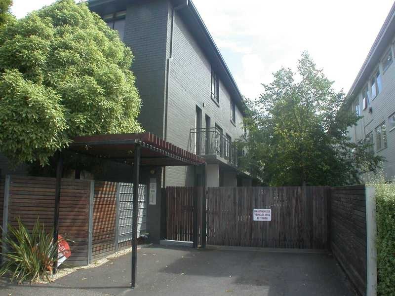 8/131 Glen Huntly Road, Elwood VIC 3184