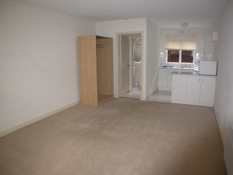 8/131 Glen Huntly Road, Elwood VIC 3184