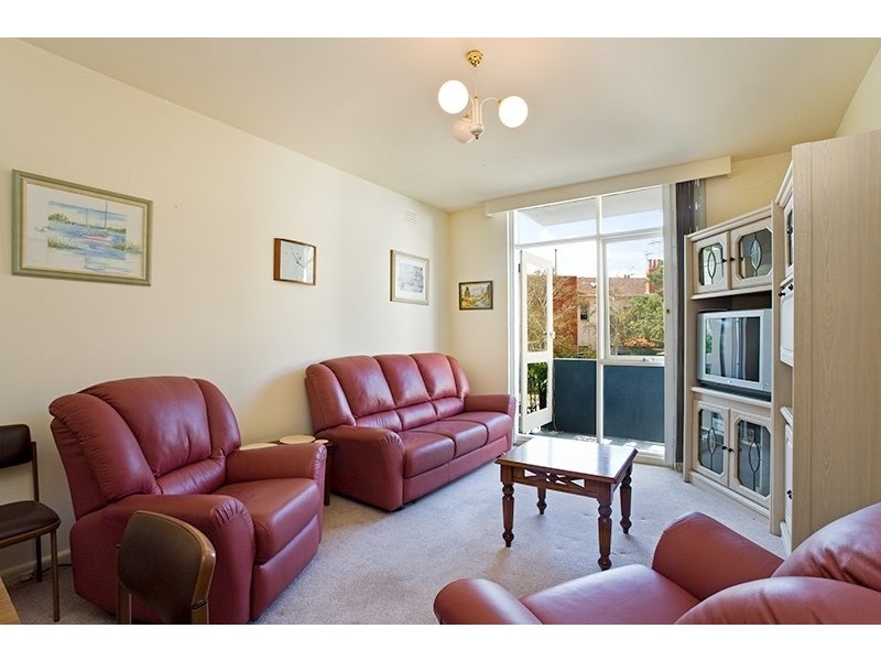 16/180 Barkly Street, St Kilda VIC 3182
