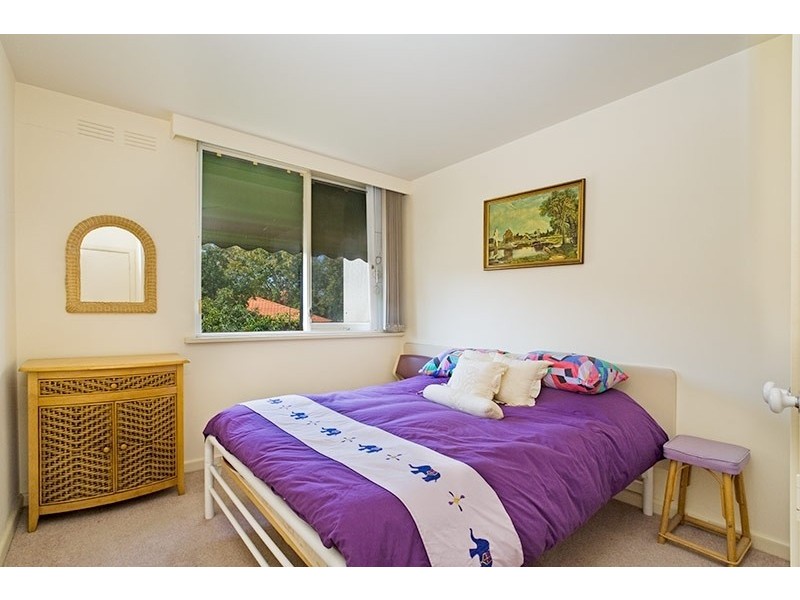 16/180 Barkly Street, St Kilda VIC 3182
