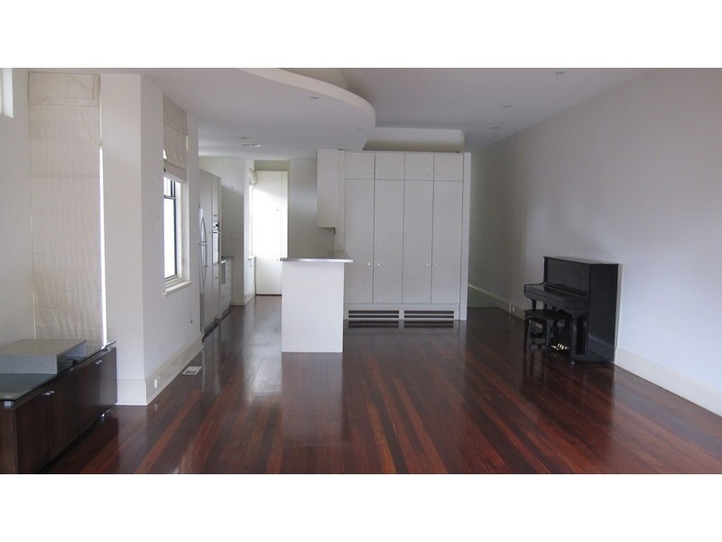 183 Ormond Road, Elwood VIC 3184