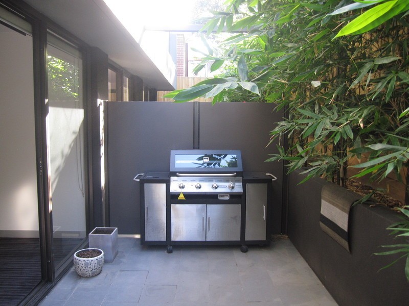 8/17 Robe Street, St Kilda VIC 3182