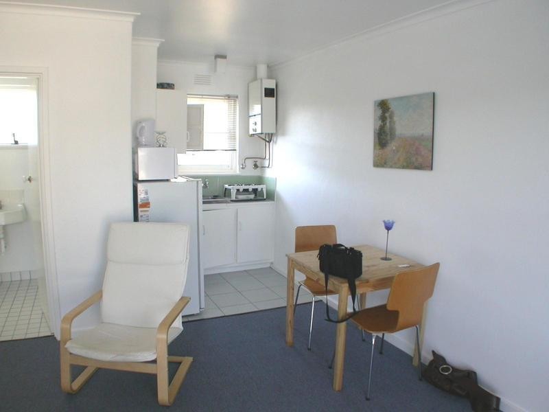 12/4 Park Street, St Kilda VIC 3182