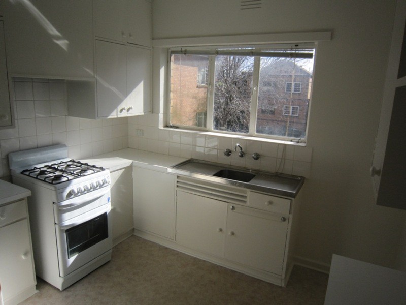 3/2 Newton Court, St Kilda VIC 3182