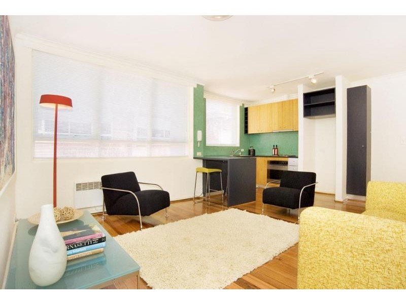 4/6 Inverleith Court, St Kilda VIC 3182