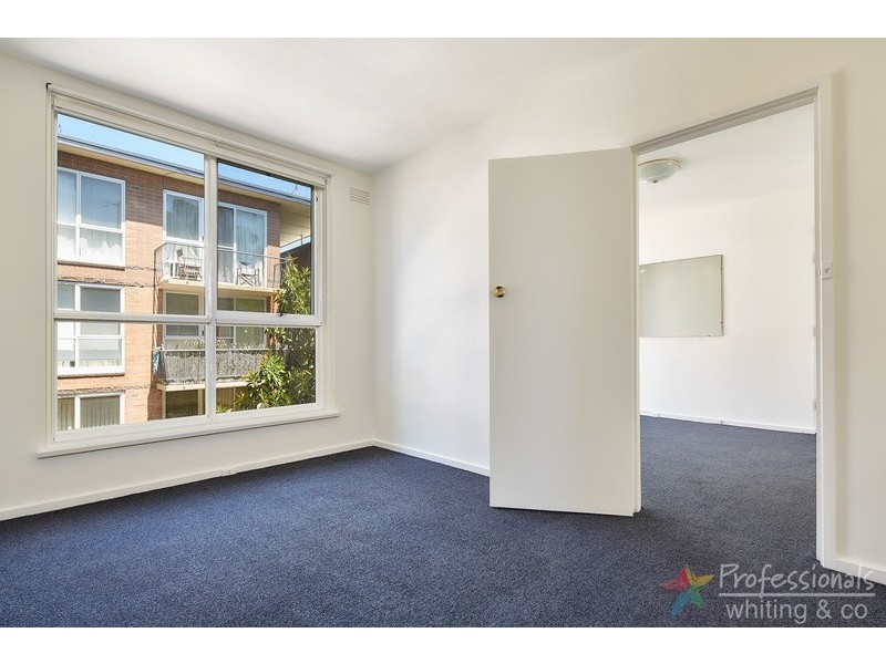 28/25 Robe Street, St Kilda VIC 3182