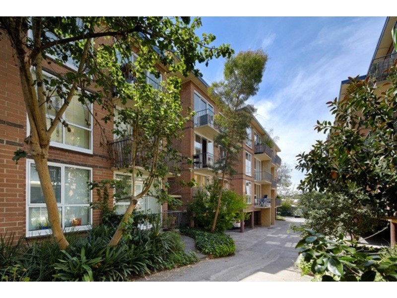 28/25 Robe Street, St Kilda VIC 3182