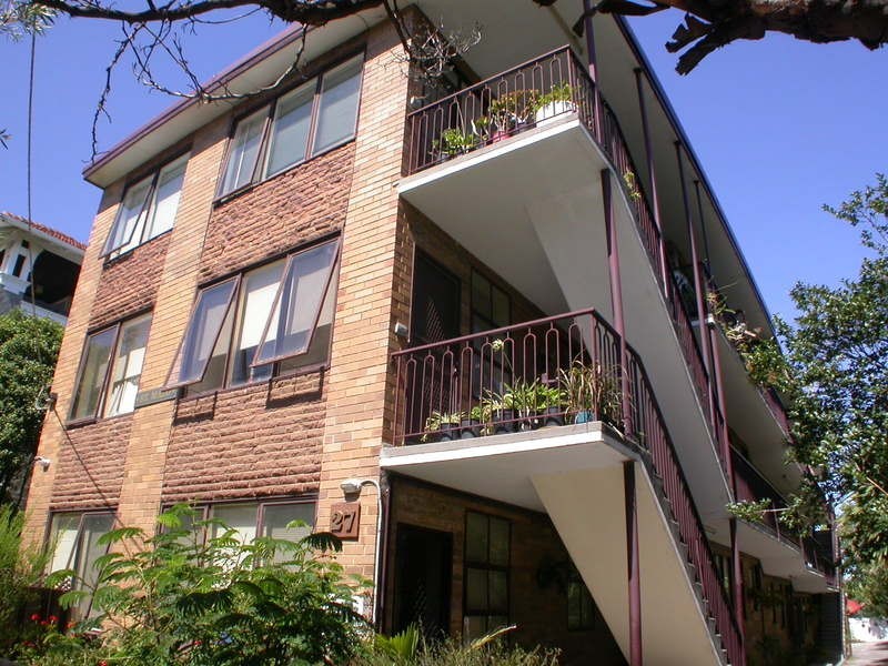 4/27 Robe Street, St Kilda VIC 3182