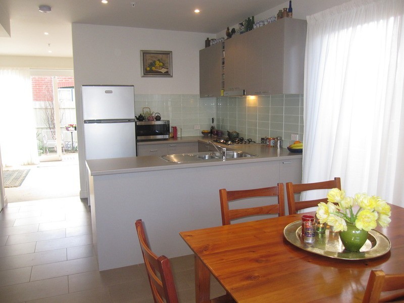 13/1a Maysbury Avenue, Elsternwick VIC 3185