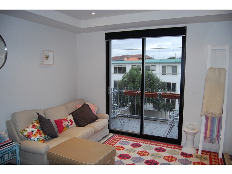 33/220 Barkly Street, St Kilda VIC 3182