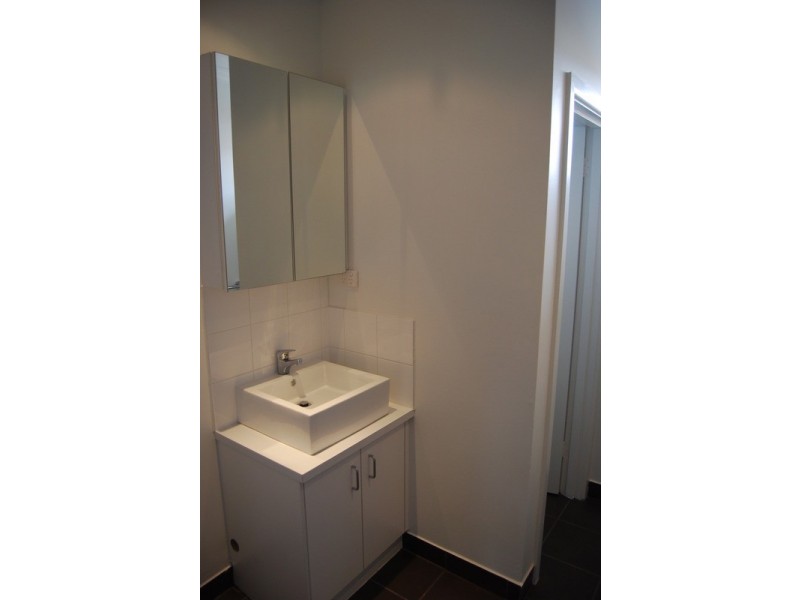 2/5 Emily Street, Carnegie VIC 3163