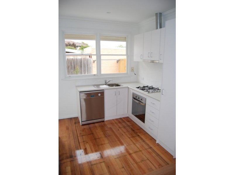 2/5 Emily Street, Carnegie VIC 3163