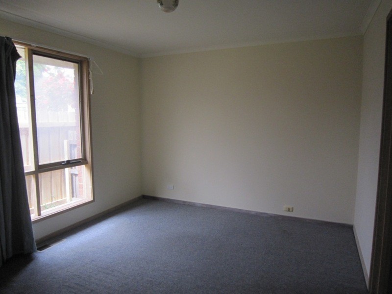 2/305 McKinnon Road, Mckinnon VIC 3204